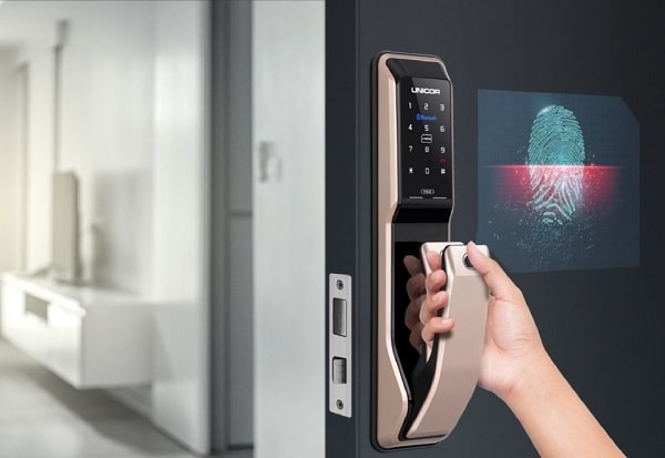 Khóa vân tay Unicor UN-PM8000BSK 3 2. Khóa cửa vân tay Unicor UN-PM8000BSK trang bị công nghệ vân tay tiên tiến hiện đại
