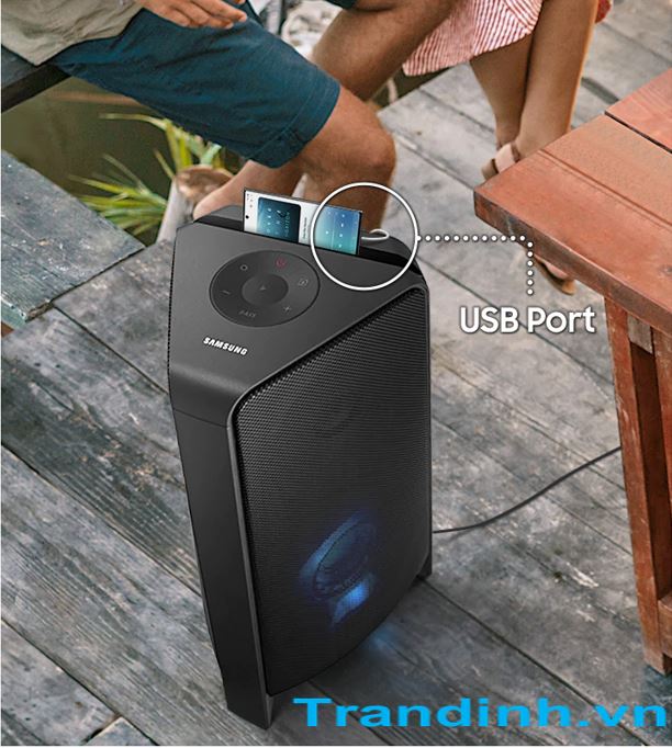 Loa tháp Samsung MX-T40/XV 13 Có thể phát nhạc mọi nơi nhờ có cổng USB tiện lợi