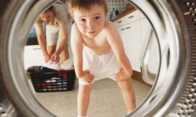 Chức năng khóa trẻ em tiện ích trên máy giặt EWF1142BESA