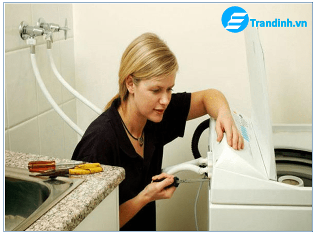 Cách xả nước máy giặt khi mất điện