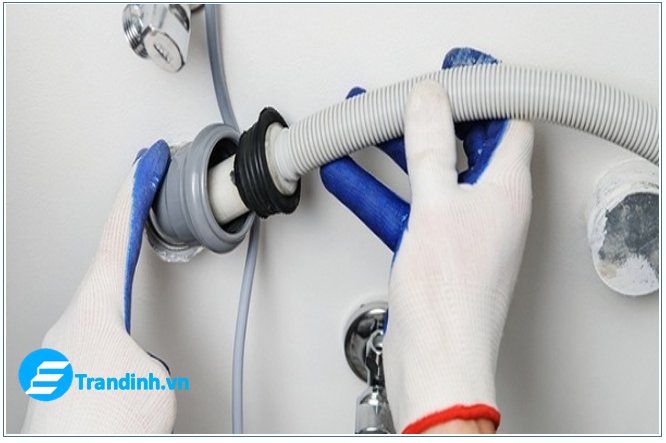 Nguyên nhân và cách khắc phục máy rửa bát Electrolux không thoát nước 2 2.1 Bộ lọc bị tắc