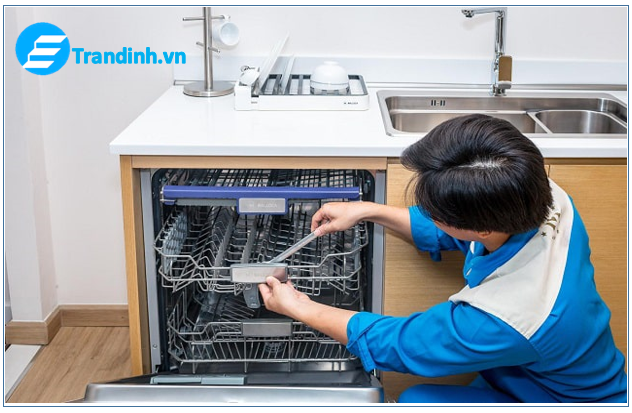 Nguyên nhân và cách khắc phục máy rửa bát Electrolux không thoát nước 5 3. Một số lỗi khác thường gặp trên máy rửa bát Electrolux