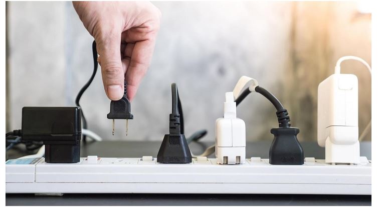 Những lưu ý khi sử dụng bếp từ | 10 Lưu ý Bạn Cần Biết 1 Nguồn điện cung cấp cho bếp từ phù hợp, ổn định