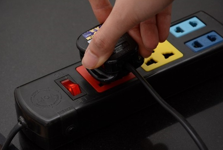 Sử chung ổ cắm điện với các thiết bị khác