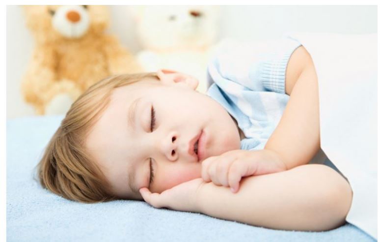 10. Máy lạnh 1 chiều SamSung AR18TYGCDWKNSV có chế độ ngủ đêm cho giấc ngủ ngon