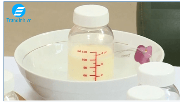 Cách rã đông sữa mẹ