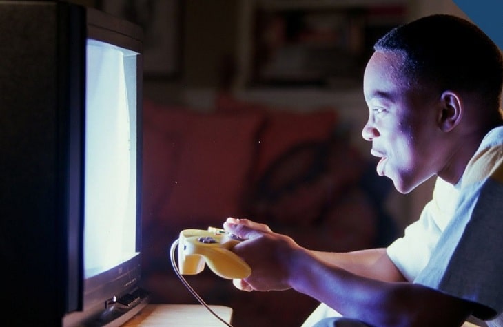 Tác hại của việc để màn hình tivi quá sáng | Xem Ngay 3 3 Màn hình tivi quá sáng làm giảm tuổi thọ của tivi