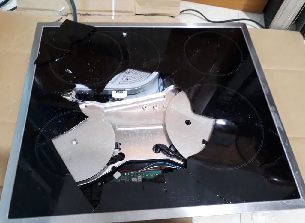 Thay mặt kính bếp từ có đắt không?