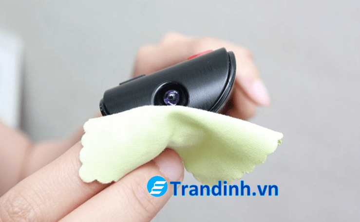 Tivi Sony không nhận điều khiển | Nguyên nhân | Cách sửa lỗi 3 Bước 2: Vệ sinh đèn chuyển tín hiệu