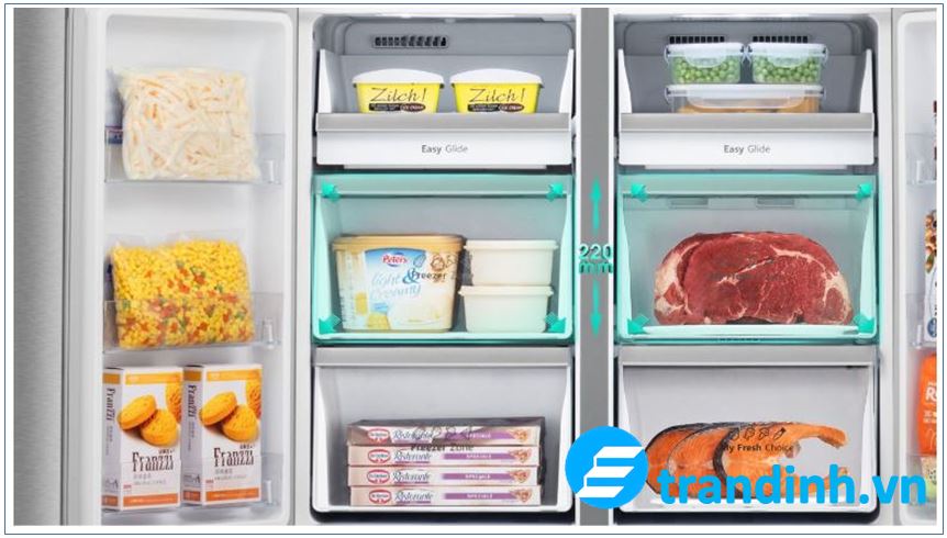 2. Tủ lạnh inverter Casper RM-680VBW có dung tích lớn phù hợp với nhiều hộ gia đình