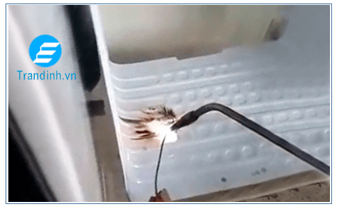 Tại sao tủ lạnh không đông đá? Nguyên nhân và cách khắc phục 27 Tủ lạnh hết gas hoặc thiếu gas