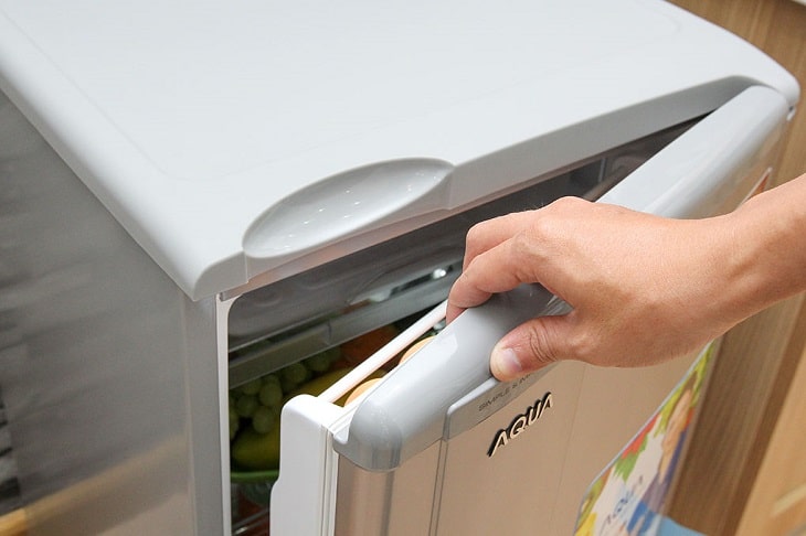 Hãy đọc bài viết này trước khi mua tủ lạnh mini cũ 5 Kiểm tra các chi tiết của tủ lạnh