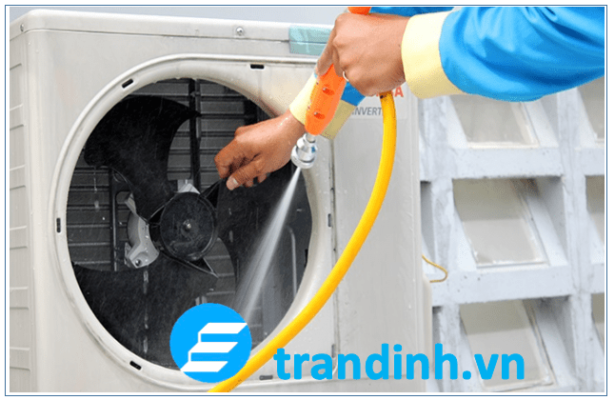 2. Các bước vệ sinh cục nóng máy lạnh