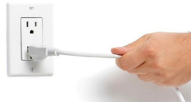 Cách tăng tuổi thọ cho bếp từ Faster【Mẹo hay】 6 6. Không rút phích cắm ra ngay sau khi nấu