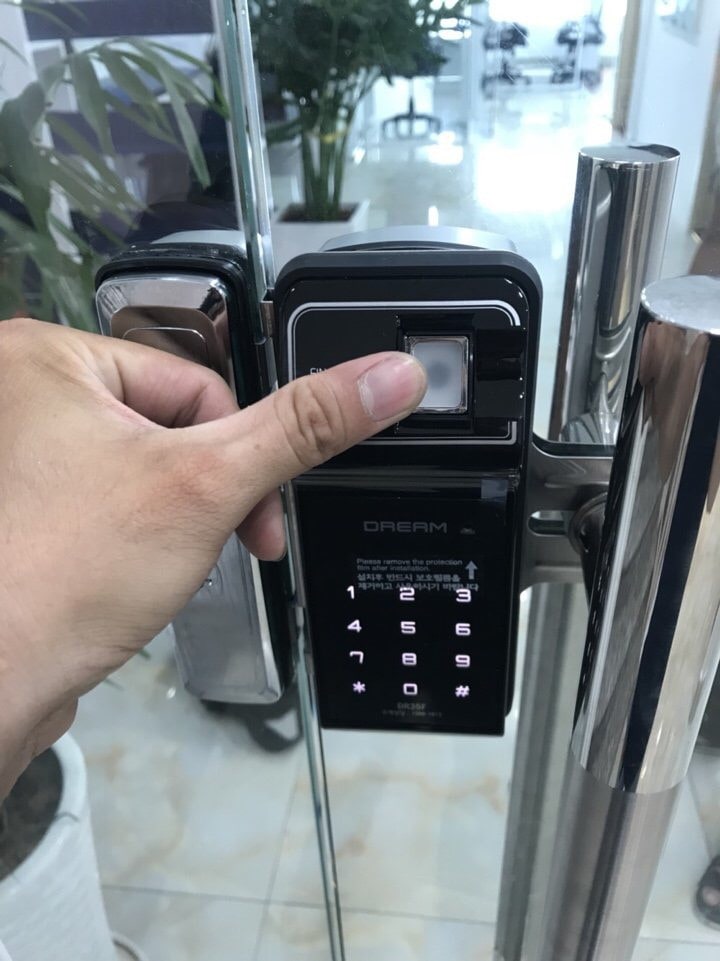 Khóa cửa kính Evernet LH600FG-SN - Vân tay, mã số, thẻ từ 5 1. Khoá điện tử Evernet LH600FG-SN với 3 phương thức mở khoá tiện lợi