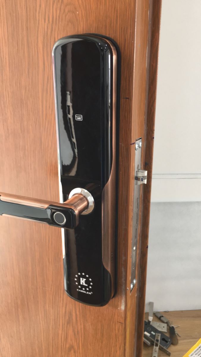 Khoá thông minh Kassler KL 700 lắp đặt cho nhiều loại cửa, kiến trúc nhà