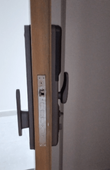 Khoá cửa vân tay Camera Kassler KL-890 5 4. Khoá vân tay Kassler KL-890 phù hợp lắp đặt cho nhiều kiến trúc nhà