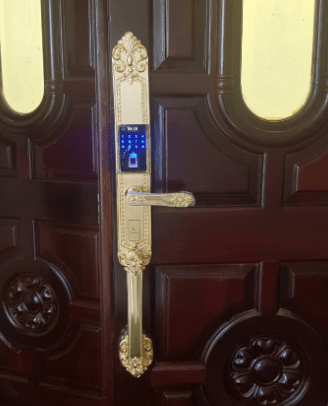 Khoá cửa vân tay cổ điển Kassler KL-959G 5 4. Lắp đặt khoá phù hợp nhiều kiến trúc nhà
