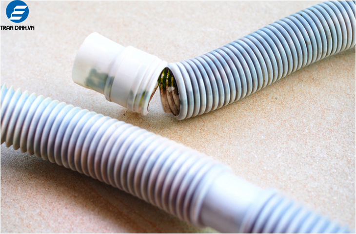 Do lượng nước cấp không đủ hoặc áp lực nước là quá yếu