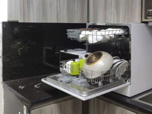 Máy rửa bát âm tủ Fujishan FJVN08-S10TB 8 bộ 6 5. Máy rửa bát Fujishan FJVN08-S10TB sử dụng tia UV diệt khuẩn