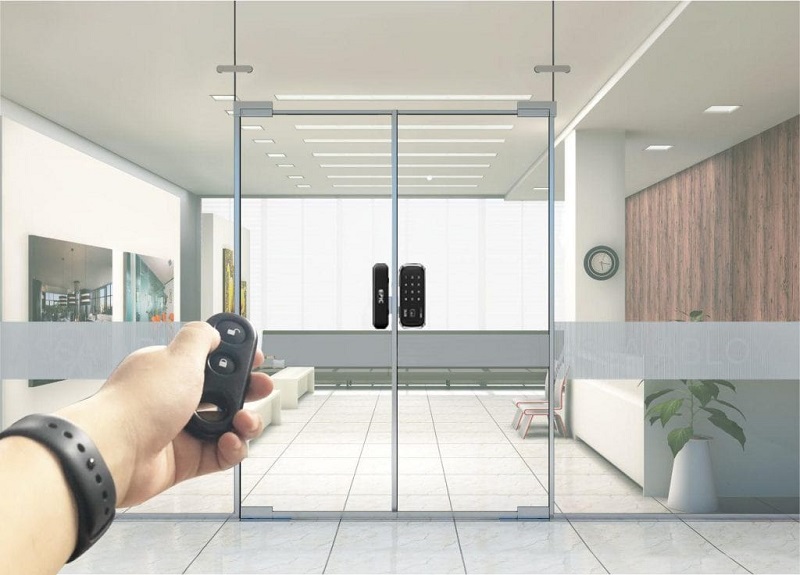 2022 nên lựa chọn khoá cửa kính nào là phù hợp | Mẹo Vàng 6 3. Nên lựa chọn khoá cửa kính nào là tốt nhất ?