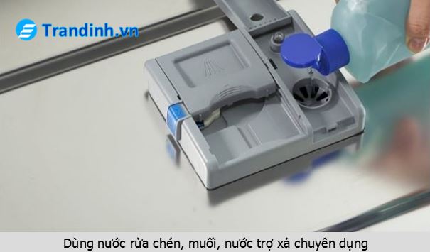 Máy rửa bát Canzy bị bẩn