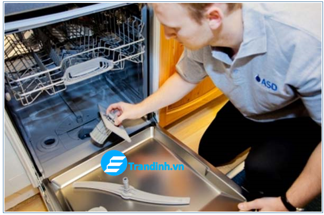Máy rửa bát Canzy bị sự cố về hệ thống thoát nước