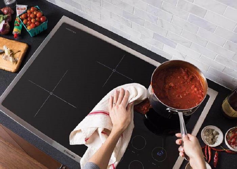 Tại sao bếp từ Faster tự đóng ngắt liên tục?【Giải đáp】 4 Bếp từ tự đóng ngắt do có chất lỏng hoặc bảng điều khiển bị che phủ