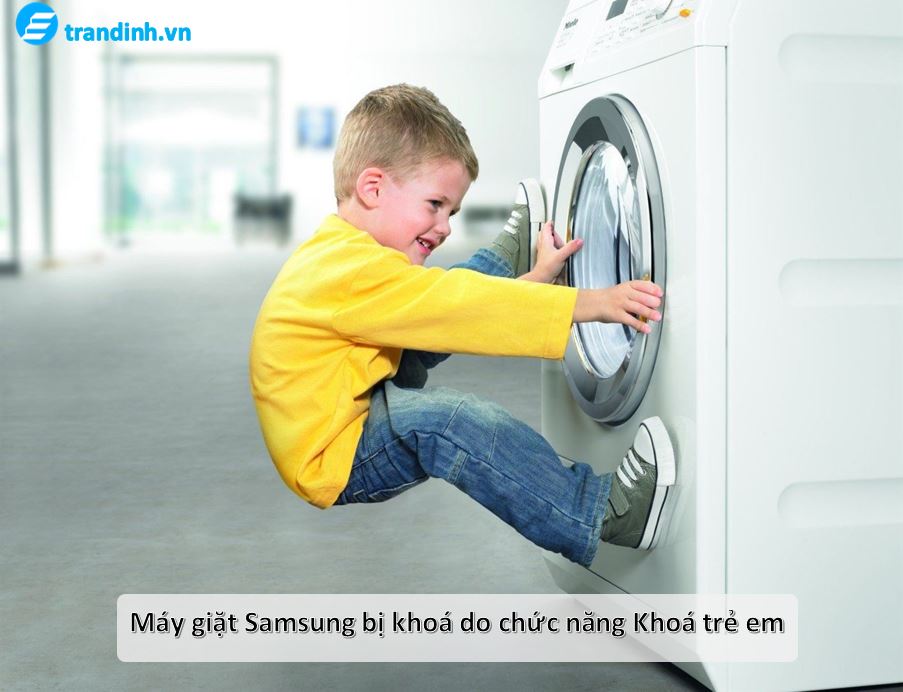 Máy giặt đang hoạt động với chức năng Khóa trẻ em.