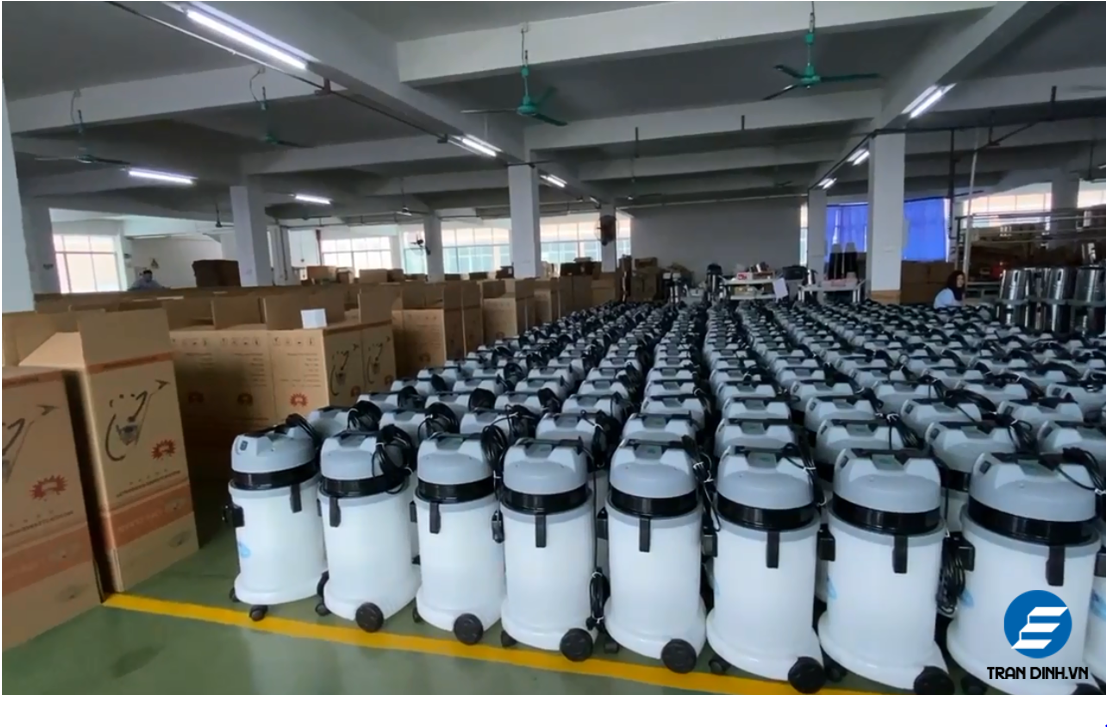 MÁY HÚT BỤI CLEAN TECH CT 270 1 1. Lý do vì sao nên mua máy hút bụi công nghiệp trại Trần Đình