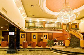 Máy hút bụi Hitachi CV-940Y làm trong lành không khí