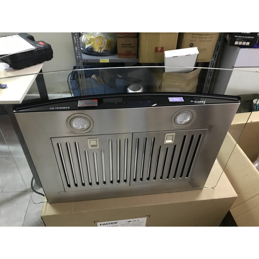 Máy hút mùi kính cong Canzy CZ 70BDS 7 5. Canzy CZ-70BDS khử mùi bằng than hoạt tính và ống thoát ra ngoài D150