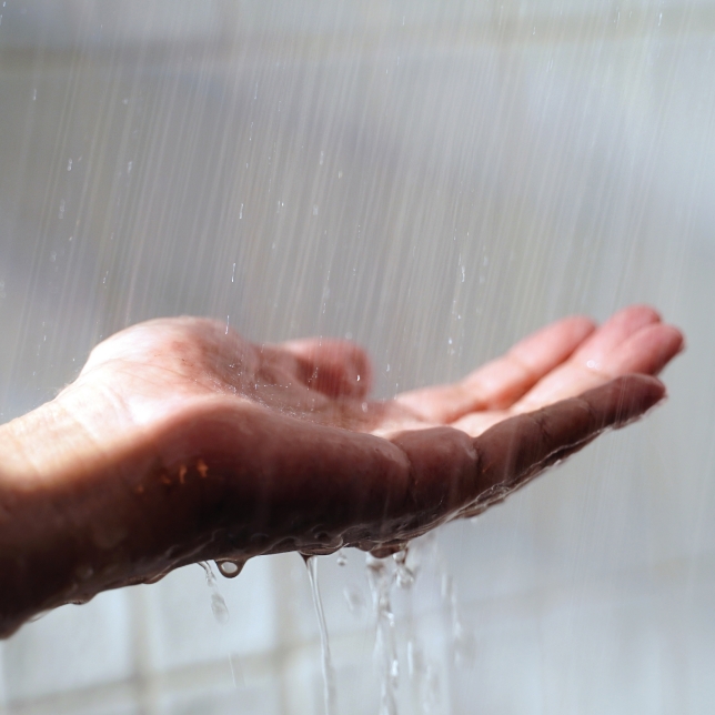 Bơm trợ lực giúp cải thiện áp lực nước khi tắm