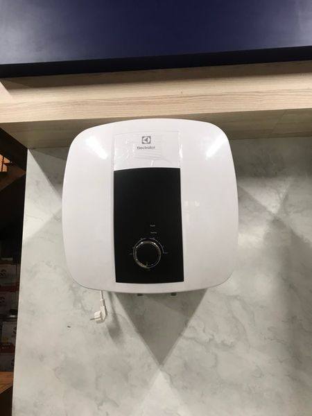 Nên chọn mua bình nóng lạnh hãng nào tốt ? 8 binh nong lanh electrolux 1