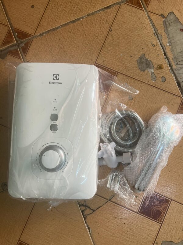 Bình nóng lạnh trực tiếp Casper EP45-TH11 4500W 35 binh nong lanh electrolux 5