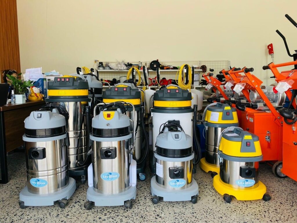 chung toi luon san may hut bui lifeclean trong kho 3