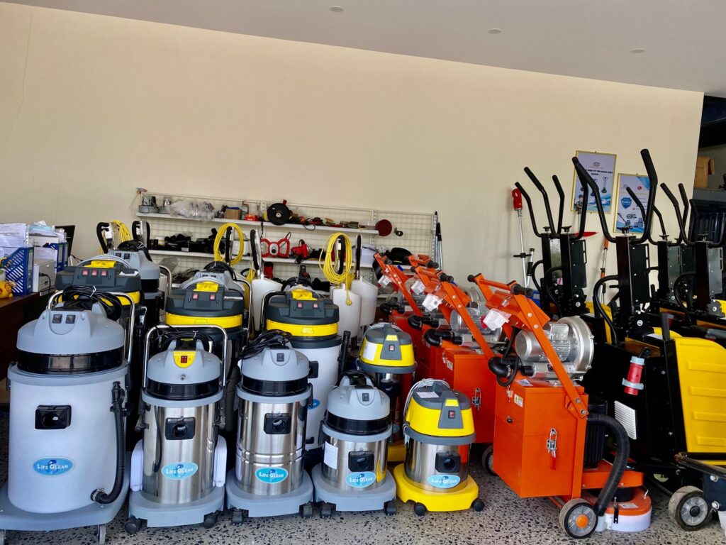 chung toi luon san may hut bui lifeclean trong kho 5