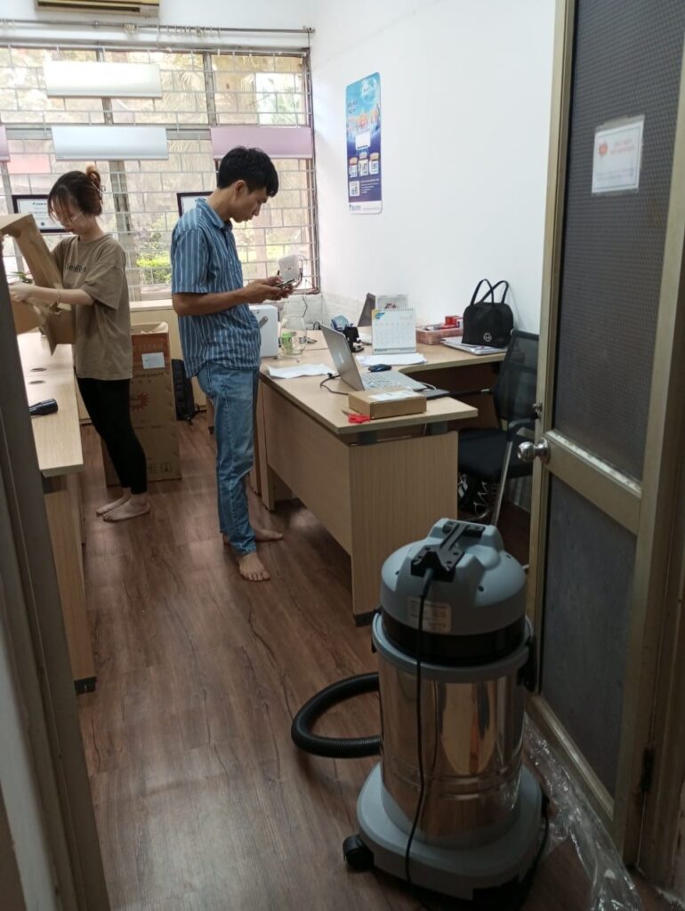 hinh anh ban giao lap dat may hut bui cong nghiep lifeclean 2