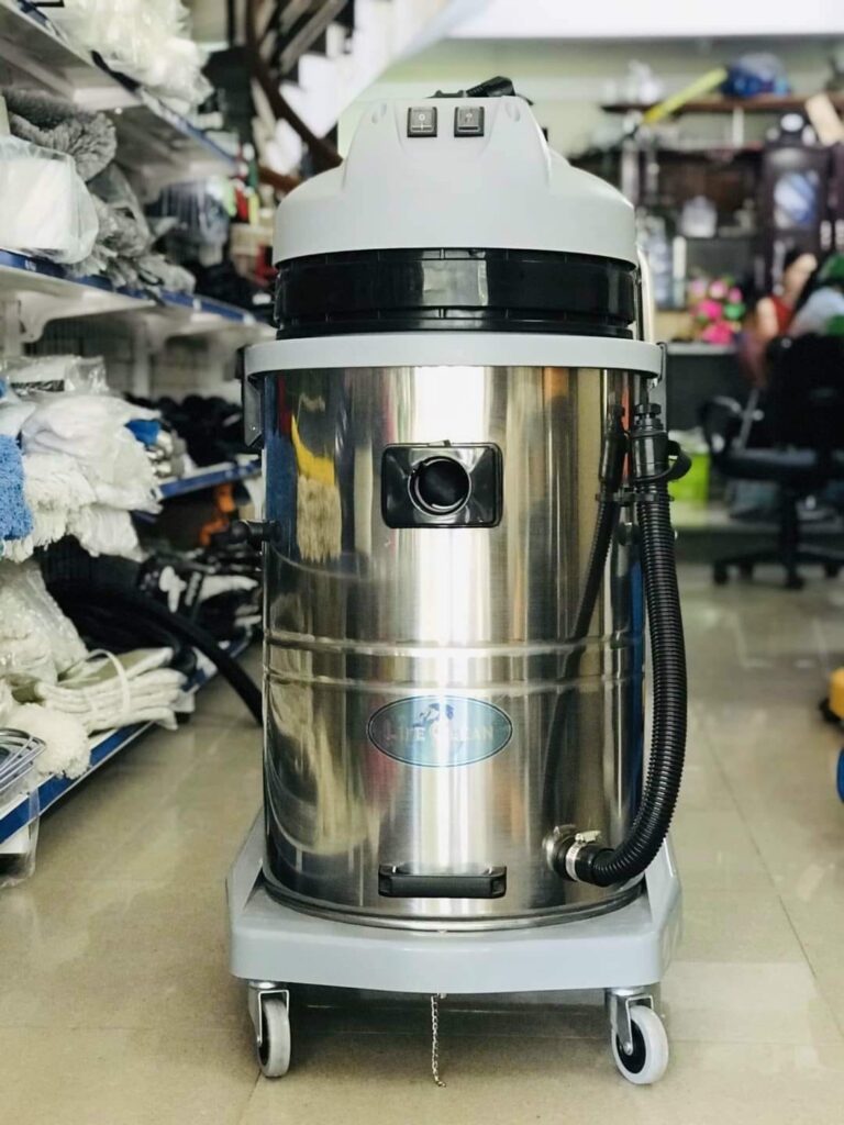 hinh anh ban giao lap dat may hut bui cong nghiep lifeclean 3