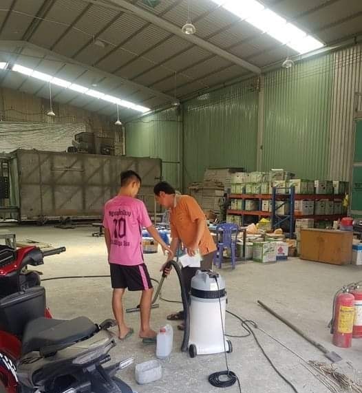 hinh anh ban giao lap dat may hut bui nuoc cong nghiep cho nha xuong 1