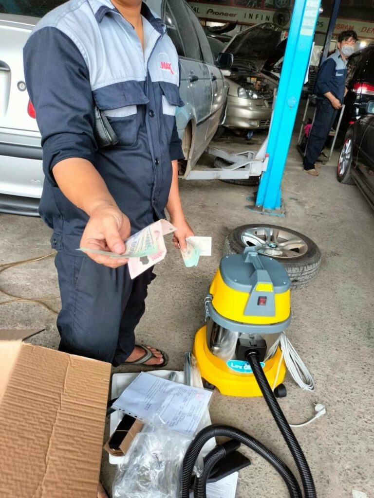 hinh anh ban giao lap dat may hut bui nuoc cong nghiep cho nha xuong 2