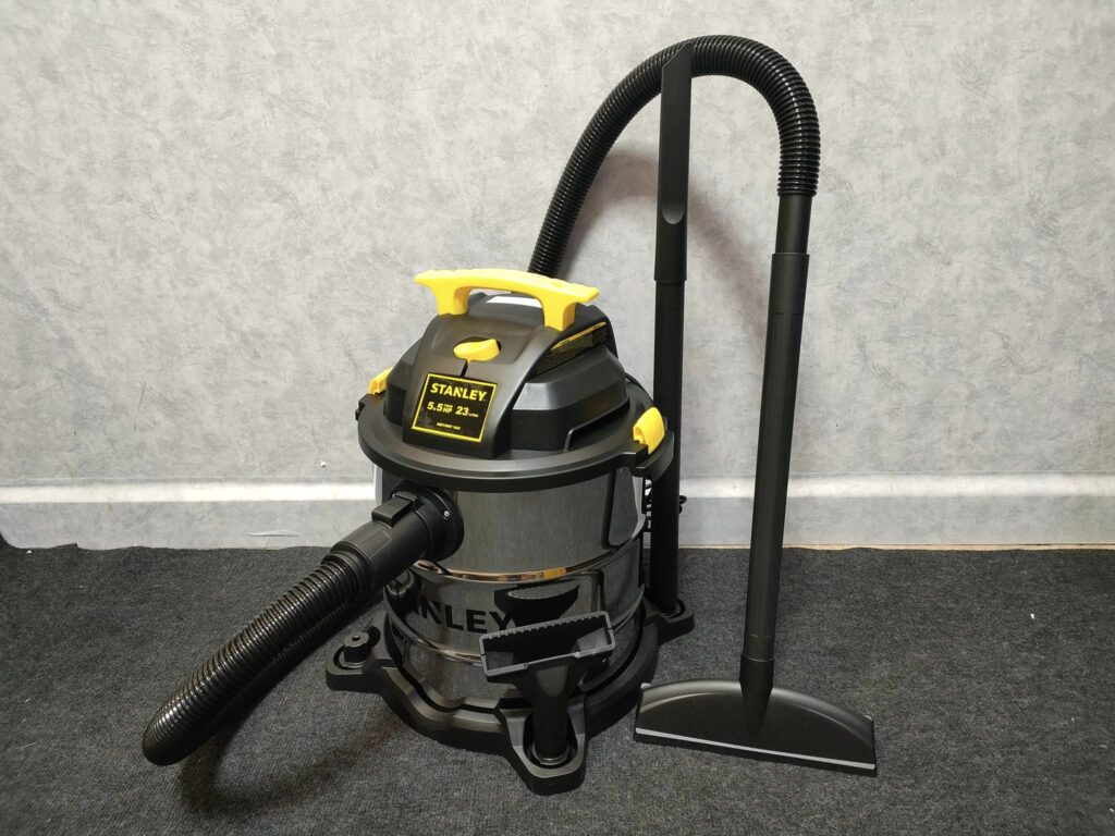 hinh anh ban giao may hut bui cong nghiep stanley 2