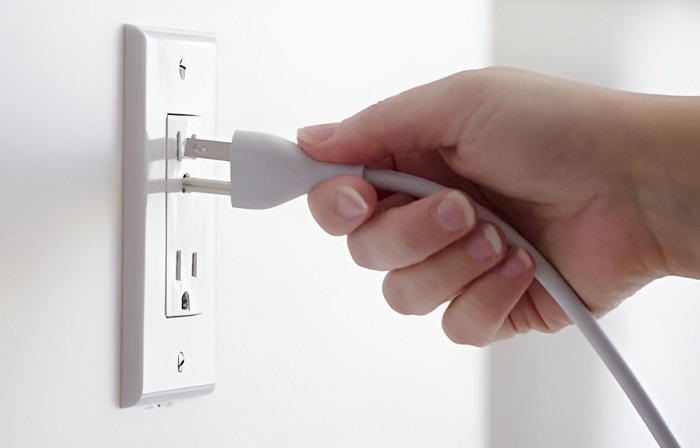 Hướng dẫn sử dụng máy hút bụi công nghiệp 1 Tiến hành kiểm tra tổng quát và cắm nguồn cho máy hút bụi công nghiệp
